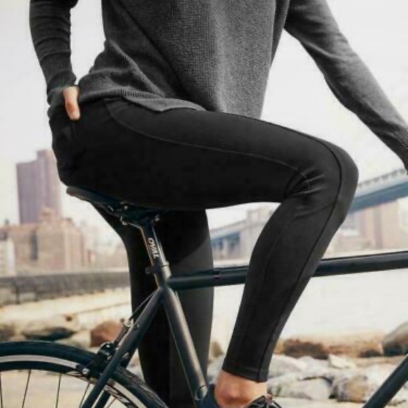 Athleta Pants - Athleta black leggings with side pockets and back pockets size XXS